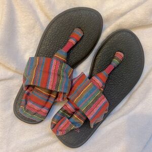 Sanuk Multi Stripe Yoga Mat Sling. Size 7